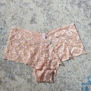 NWT Victoria's Secret Size Medium Lacy Cheeky Panties Tan Nude Cream‎